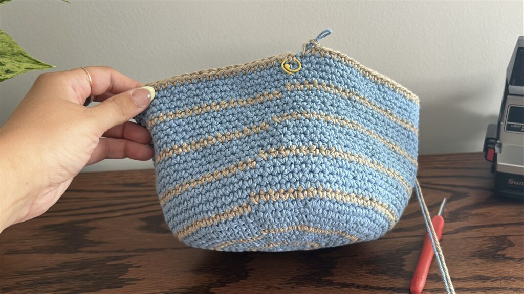 Stripe crochet bucket hat switched to blue cotton yarn after stripe row